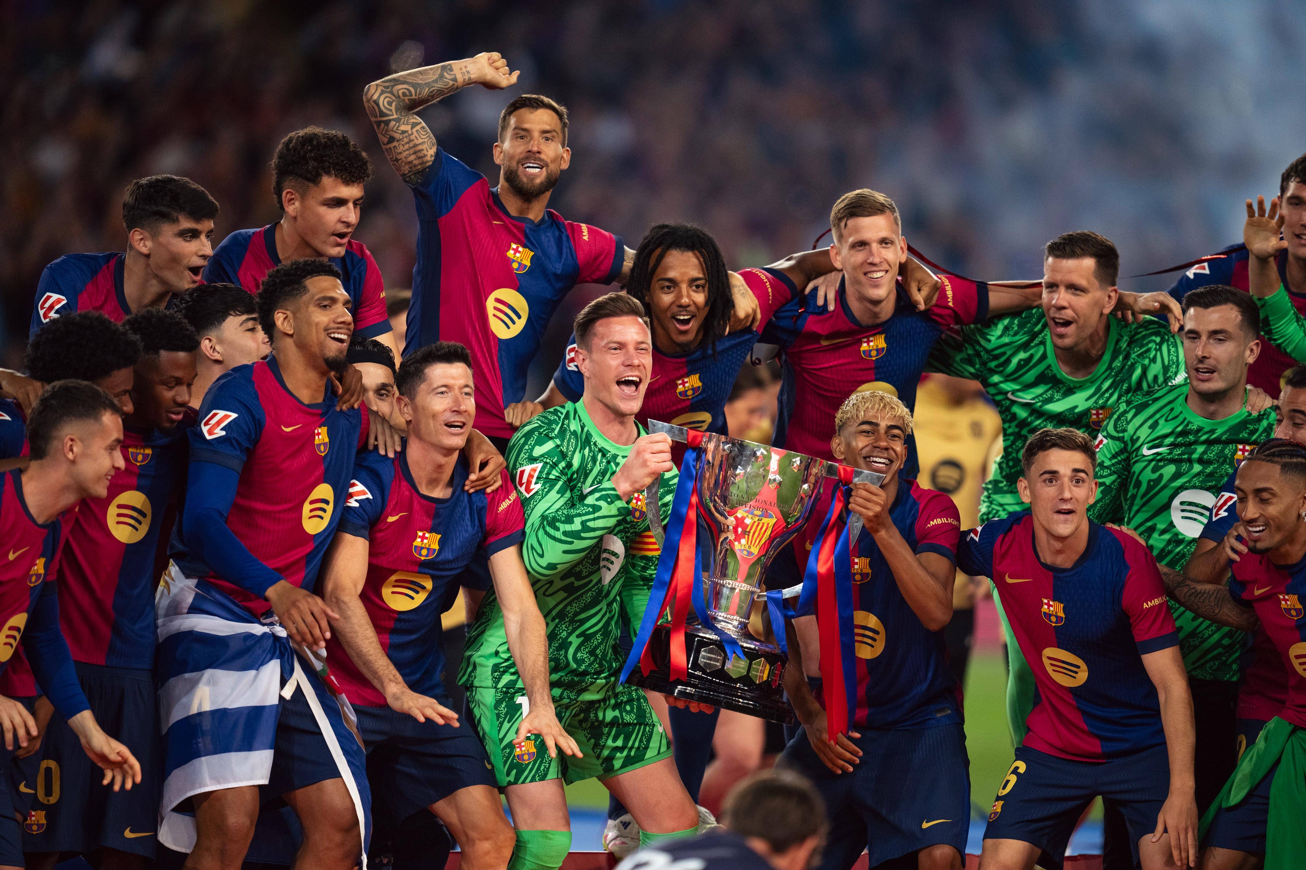 真人娱乐-包含那不勒斯发布备战花絮；冲刺阶段完成体检；西甲任务艰巨；控场能力受关注的词条